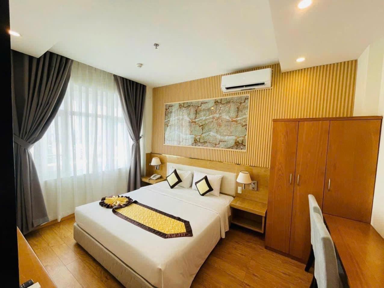 Suite Nhìn Ra Thành Phố